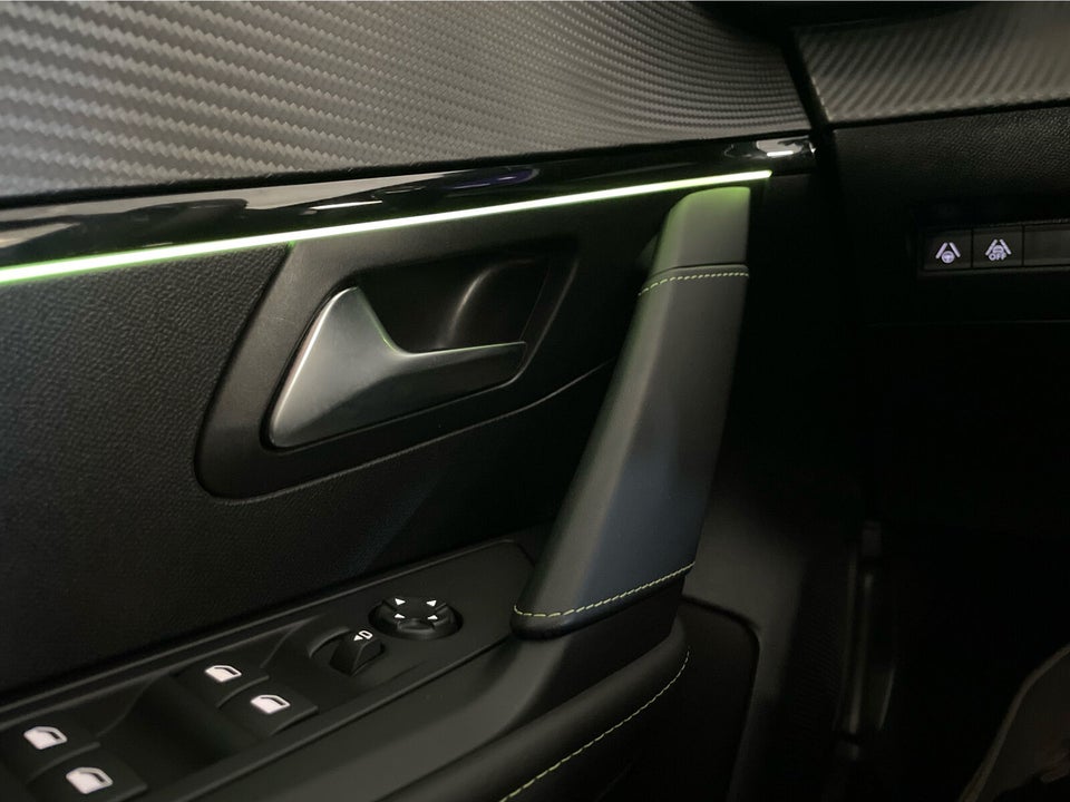 Peugeot e-208 50 GT 5d