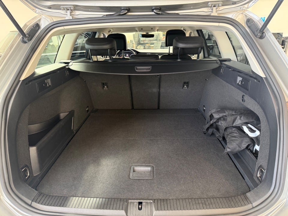 VW Passat 2,0 TDi 240 Highline Variant DSG 4Motion 5d