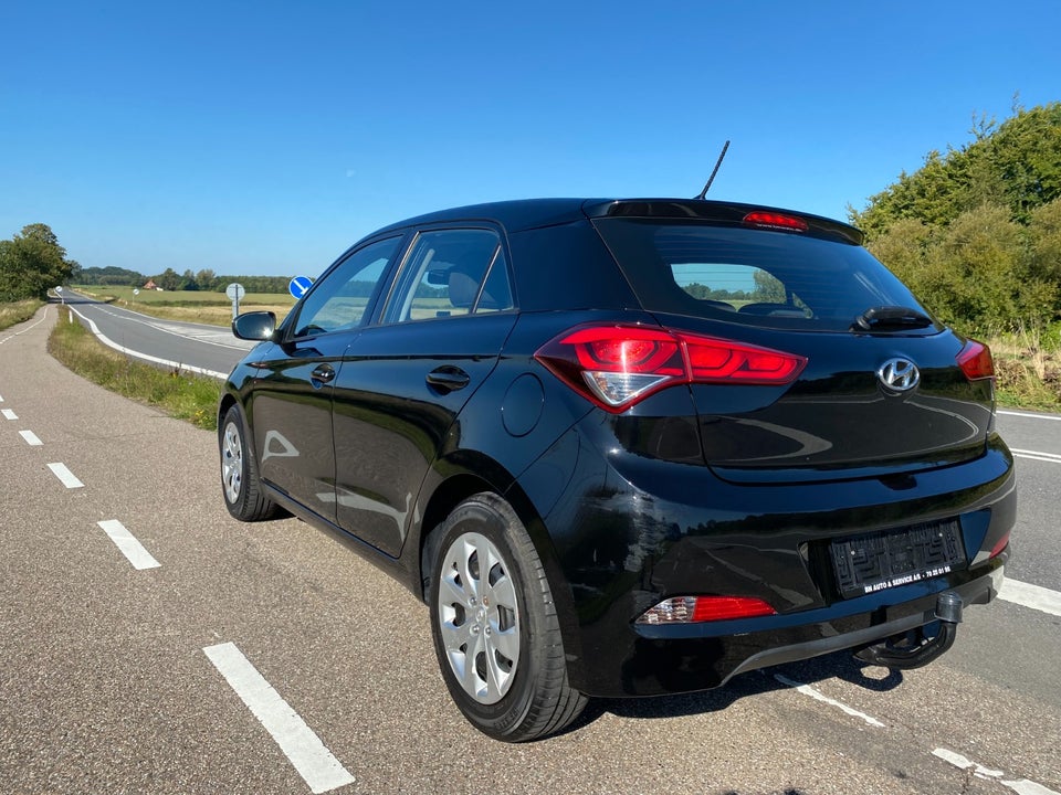 Hyundai i20 1,25 Trend 5d