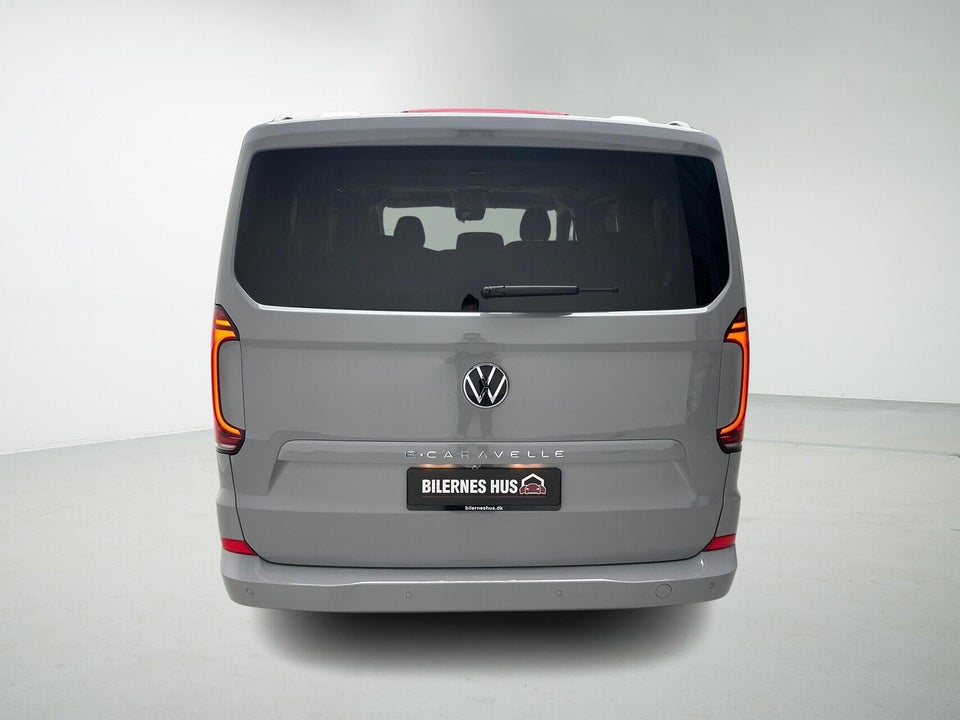 VW e-Caravelle 64 Style SWB