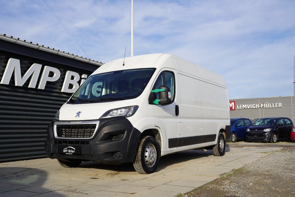 Peugeot Boxer 335 2,2 BlueHDi 140 L3H2 Premium