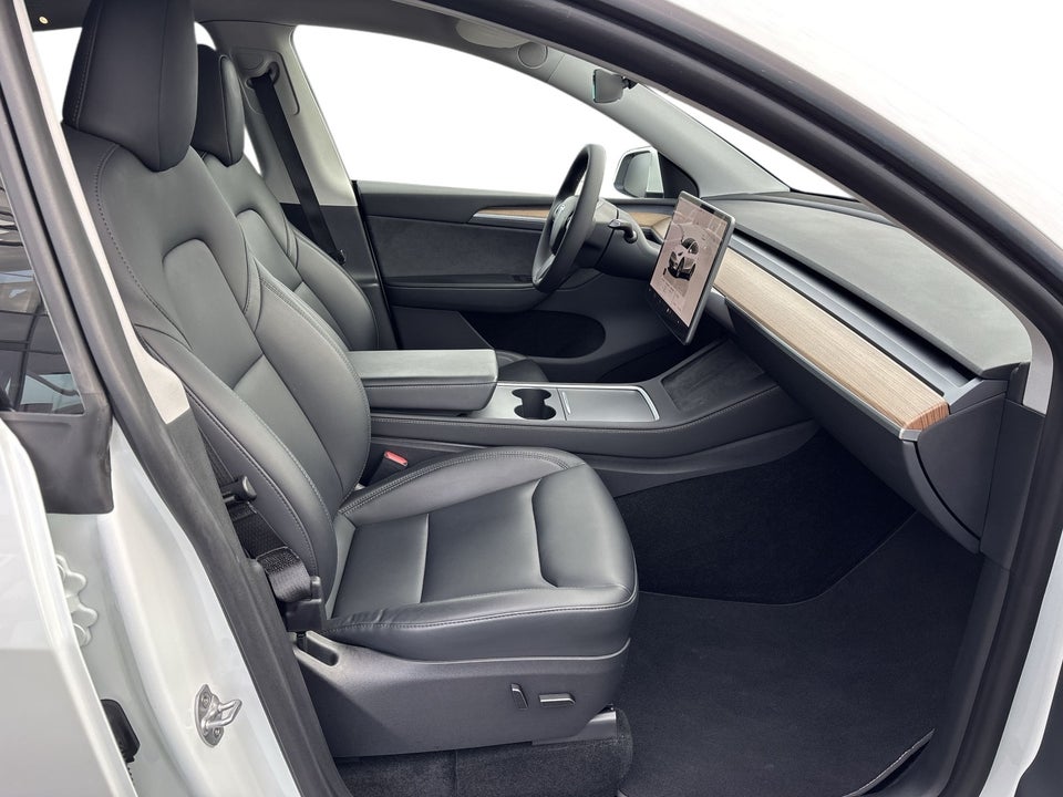 Tesla Model Y Long Range AWD 5d