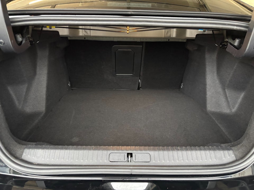 Citroën ë-C4 X 50 Shine 4d