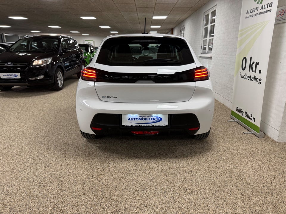 Peugeot e-208 50 Style 5d