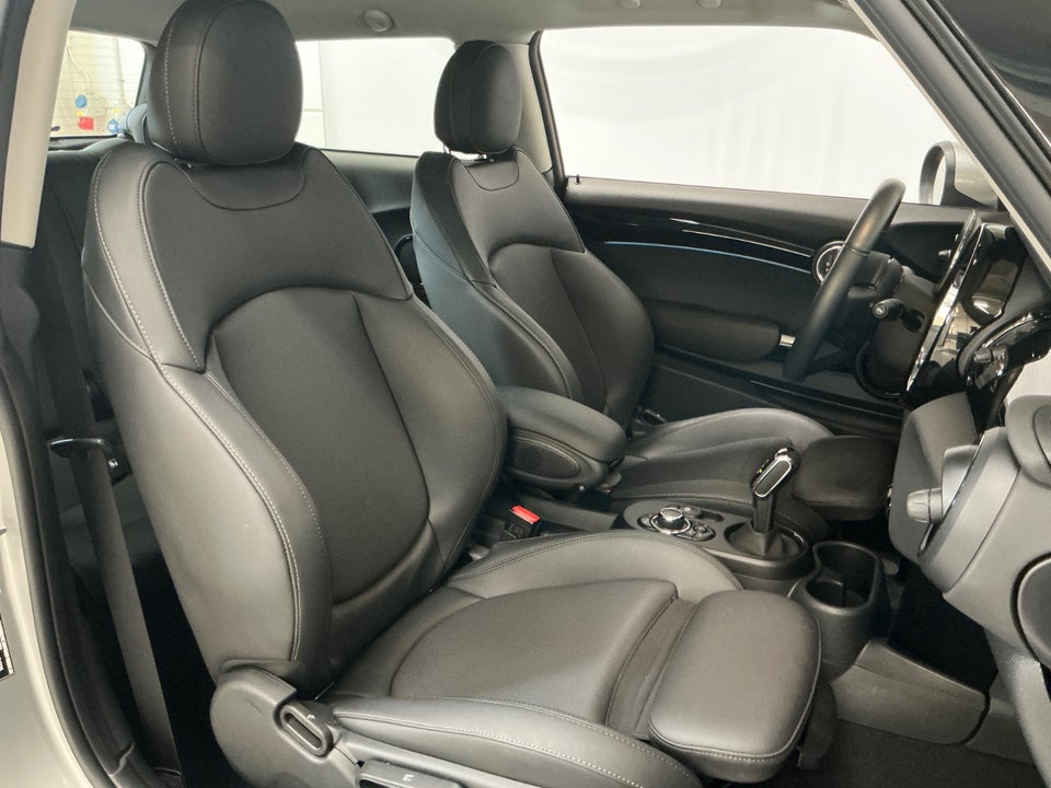 MINI Cooper SE Classic Trim 3d