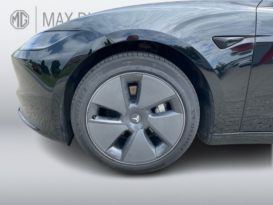 Tesla Model 3 Long Range AWD 4d