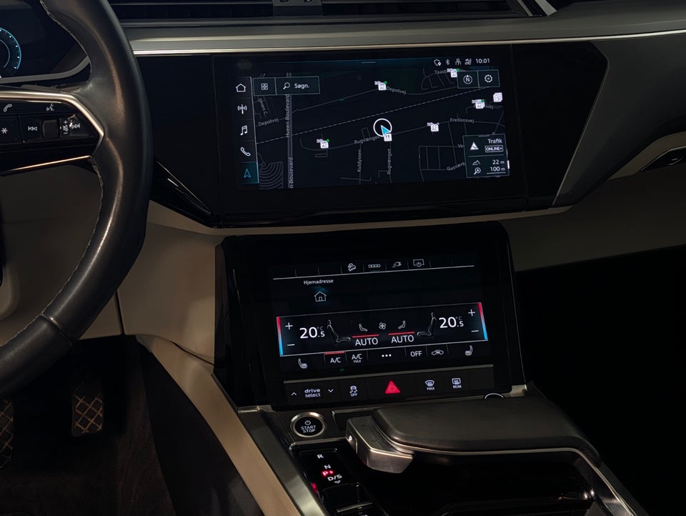 Audi Q8 e-tron 55 Advanced quattro 5d