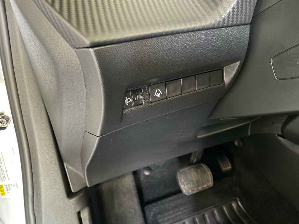 Peugeot 2008 1,2 PureTech 130 Allure EAT8 5d