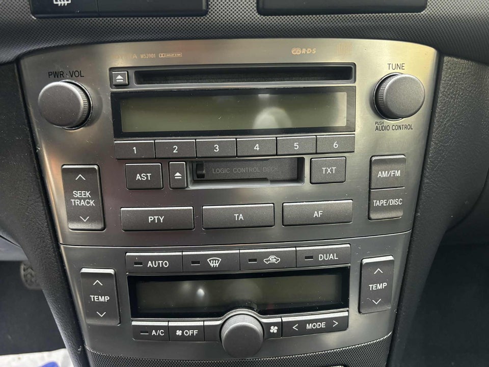 Toyota Avensis 2,4 Executive stc. aut. 5d