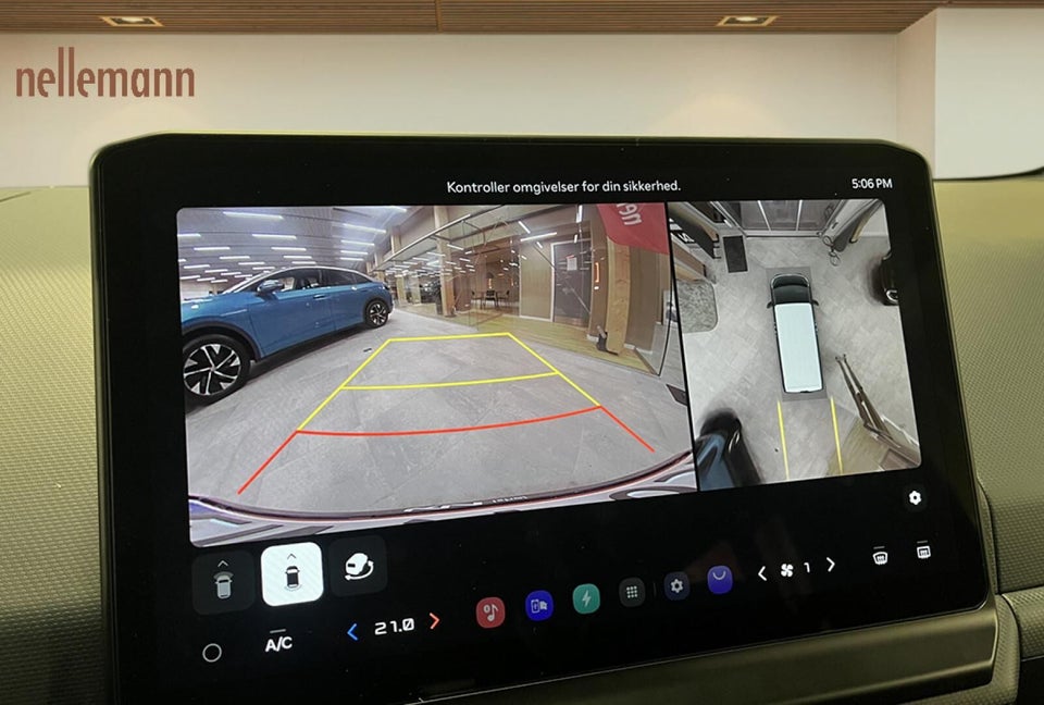 Kia PV5 71 Long Range Upgrade 5d