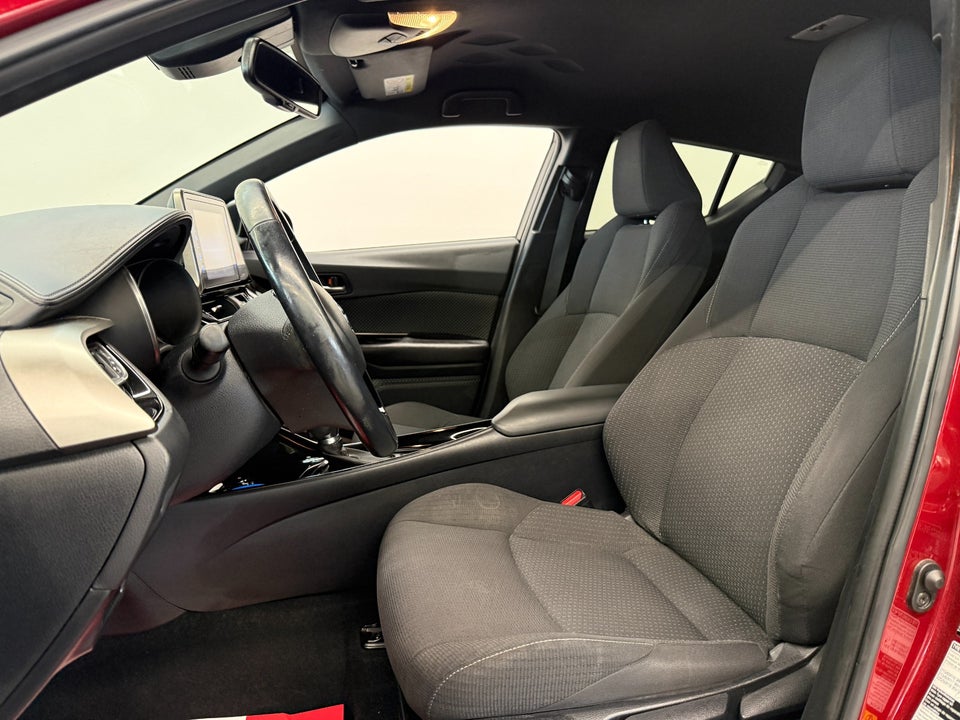 Toyota C-HR 1,8 Hybrid C-ULT CVT 5d