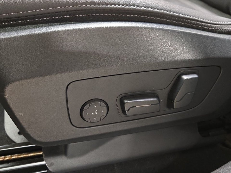 BMW iX1 xDrive30 X-Line 5d