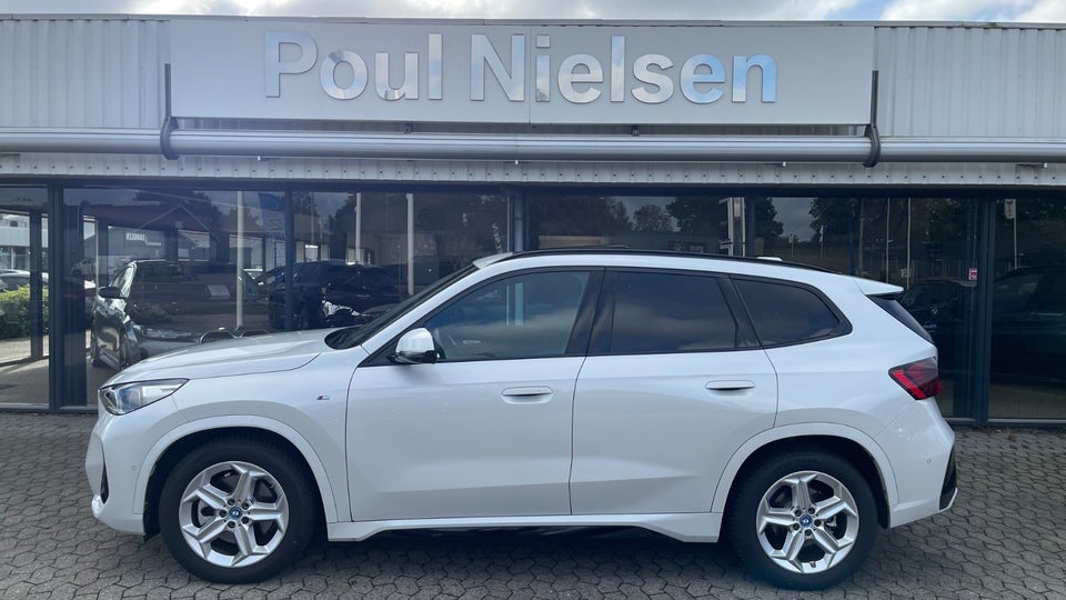 BMW iX1 xDrive30 Fully Charged M-Sport 5d