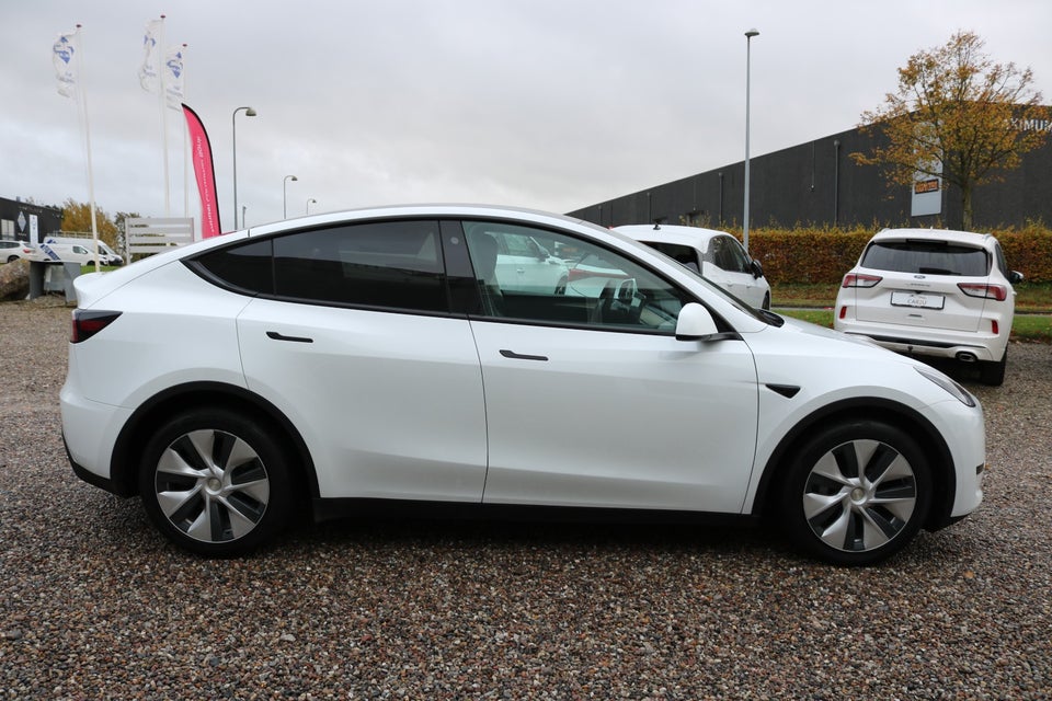 Tesla Model Y RWD 5d