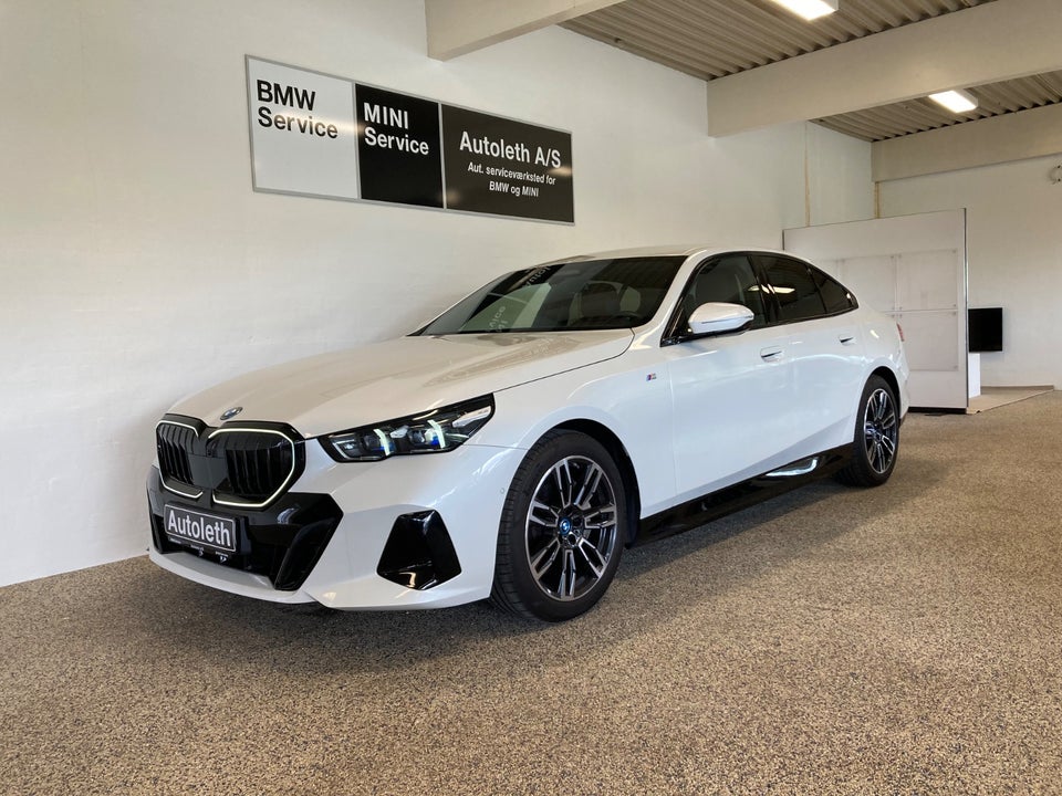 BMW i5 eDrive40 Fully Charged M-Sport 4d