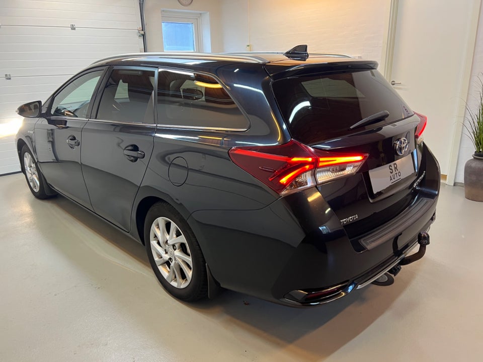 Toyota Auris 1,8 Hybrid H2 Comfort Touring Sports CVT 5d