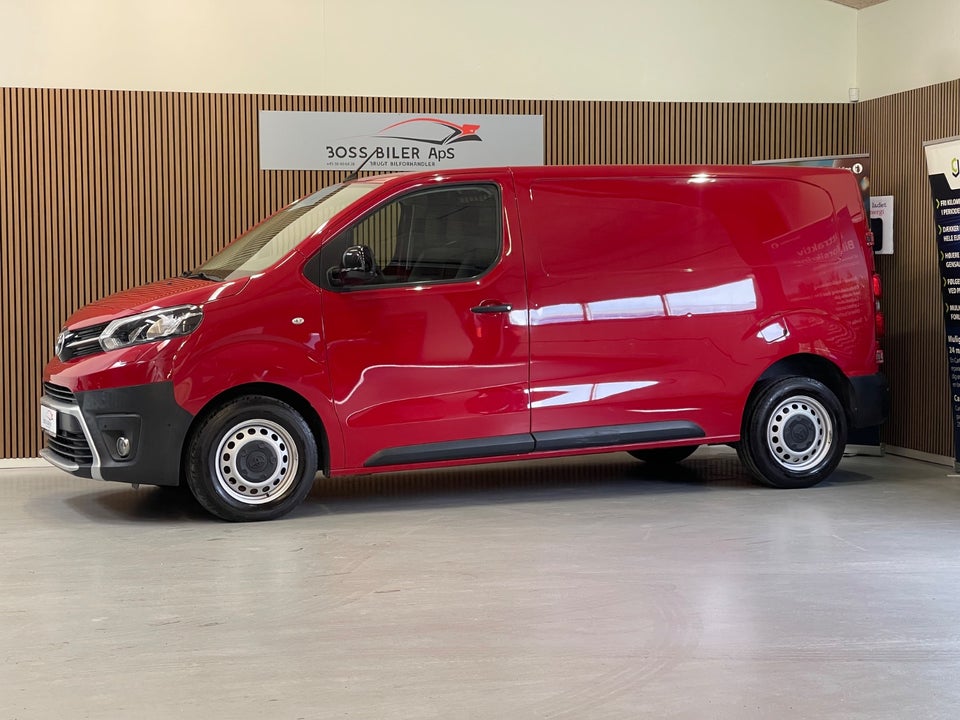 Toyota ProAce 2,0 D 120 Medium Comfort 4d