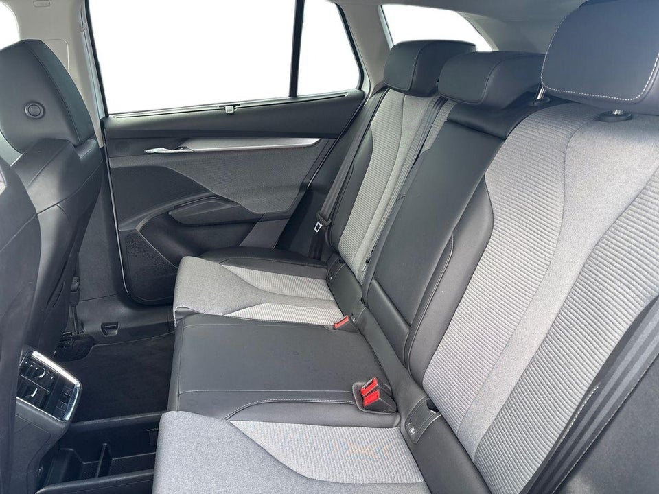 Skoda Enyaq 60 iV Loft 5d