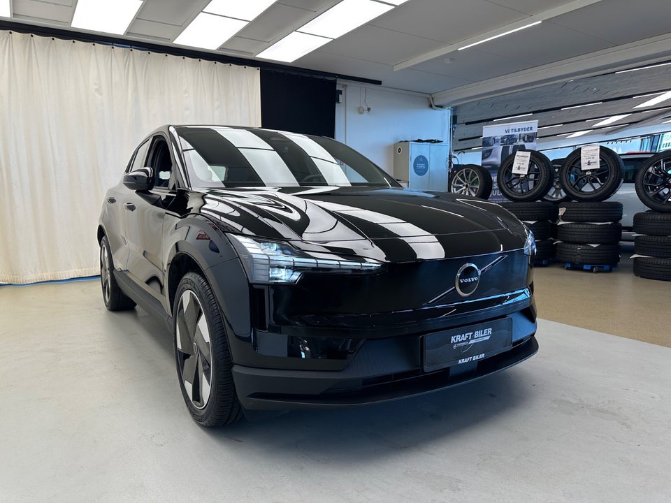 Volvo EX30 Extended Range Plus 5d
