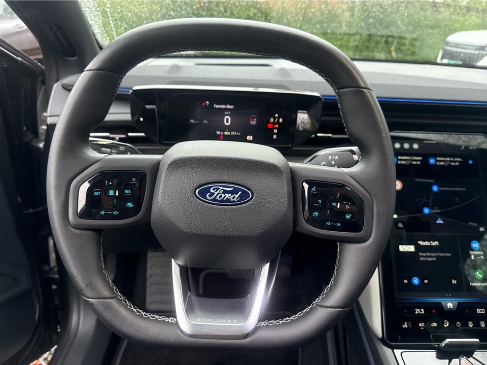 Ford Explorer 82 Premium Extended Range 5d