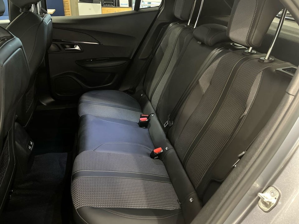 Peugeot e-2008 50 GT 5d