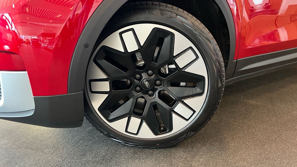 Ford Explorer 77 Premium Extended Range 5d