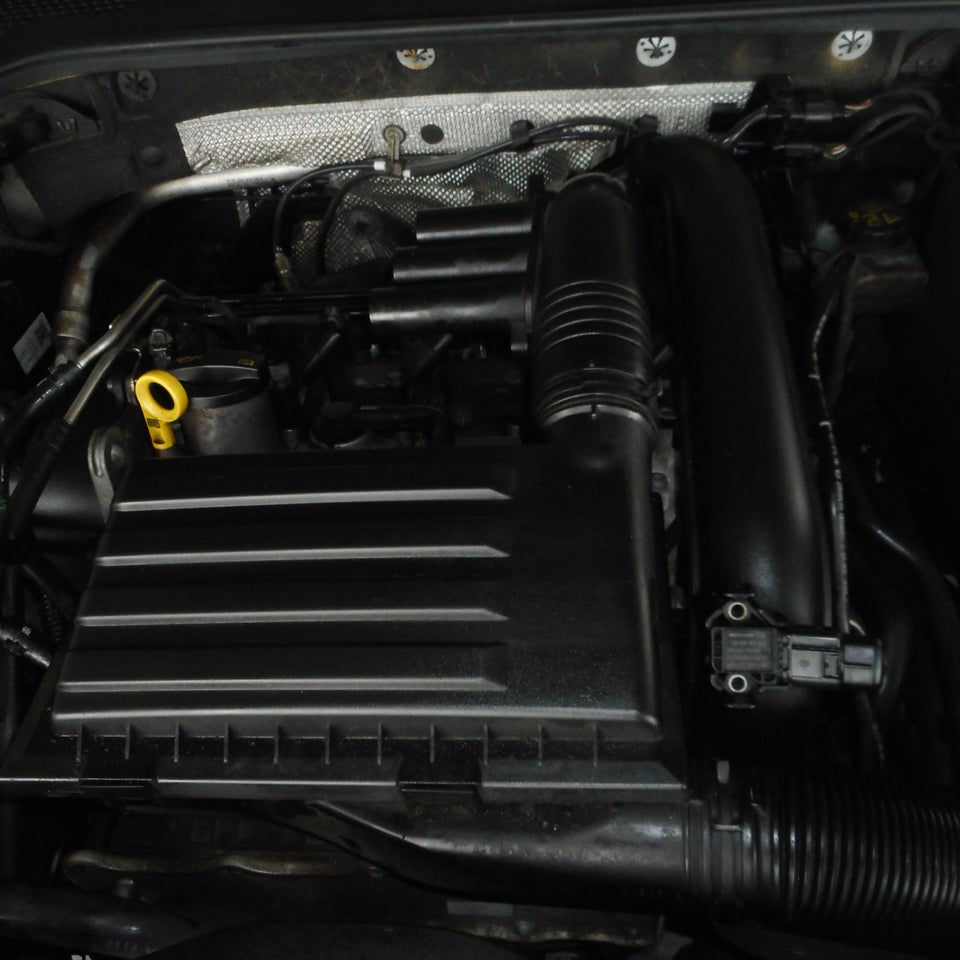 VW Golf VII 1,4 TSi 140 Highline BMT 5d