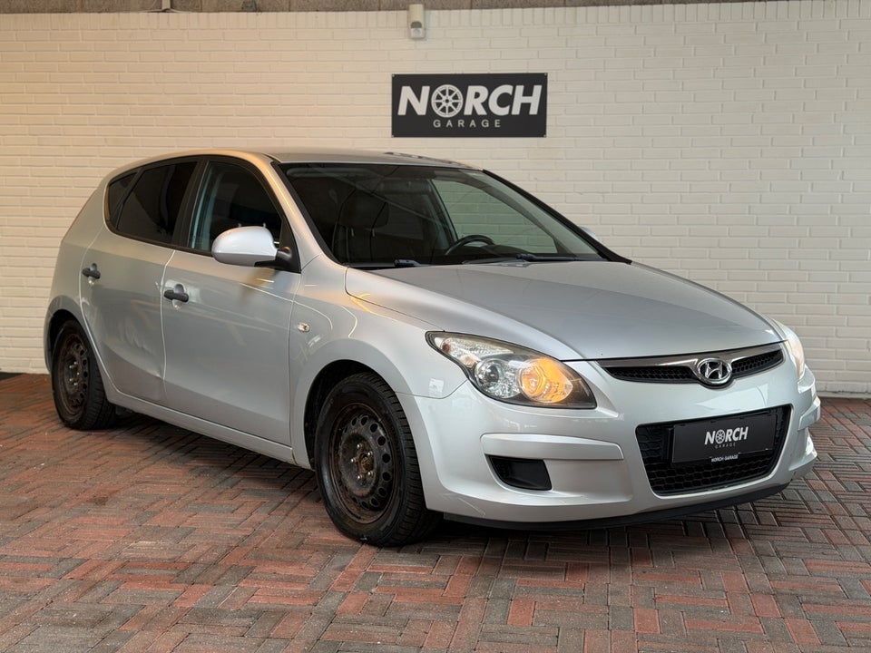 Hyundai i30 1,6 CRDi 90 Classic 5d