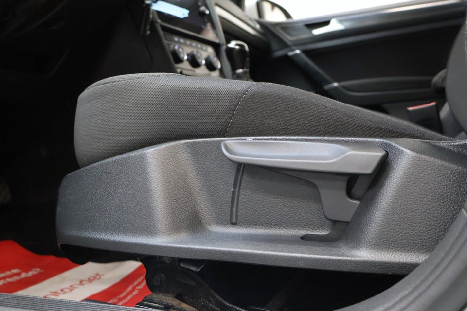 VW Golf VII 1,5 TSi 130 Comfortline Variant 5d