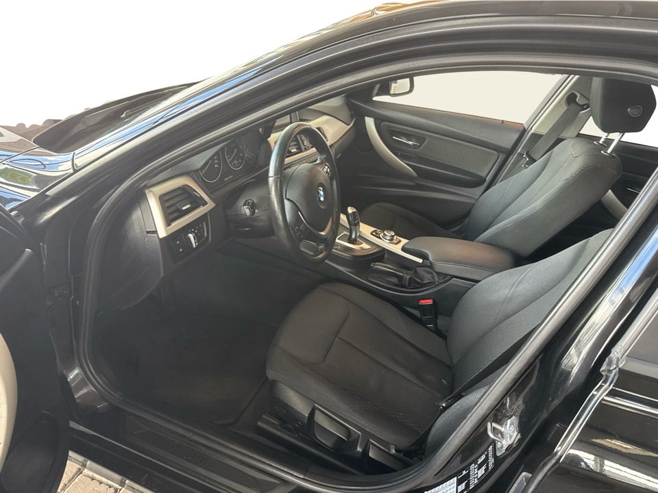 BMW 320d 2,0 Touring aut. 5d