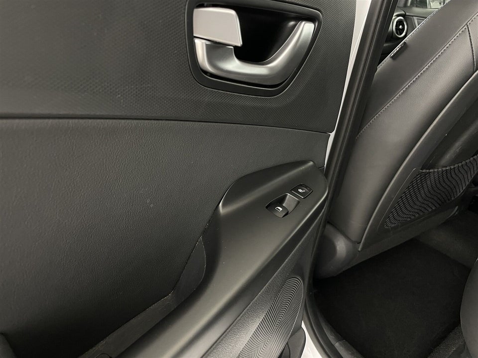 Hyundai Kona 64 EV Ultimate 5d