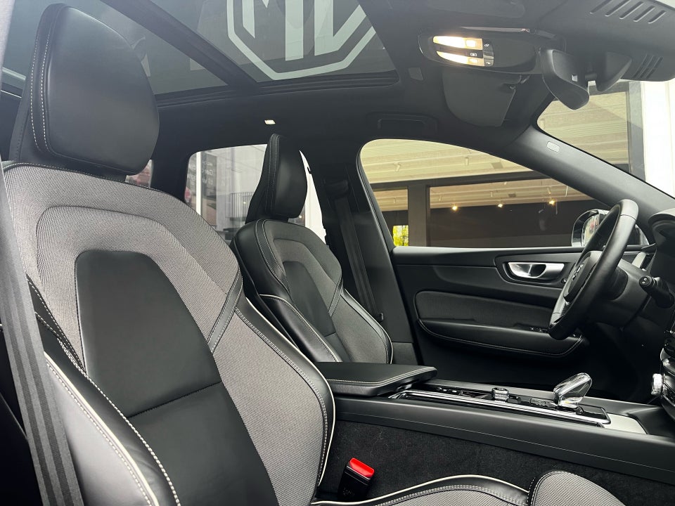 Volvo XC60 2,0 T6 ReCharge Black Edition aut. AWD 5d