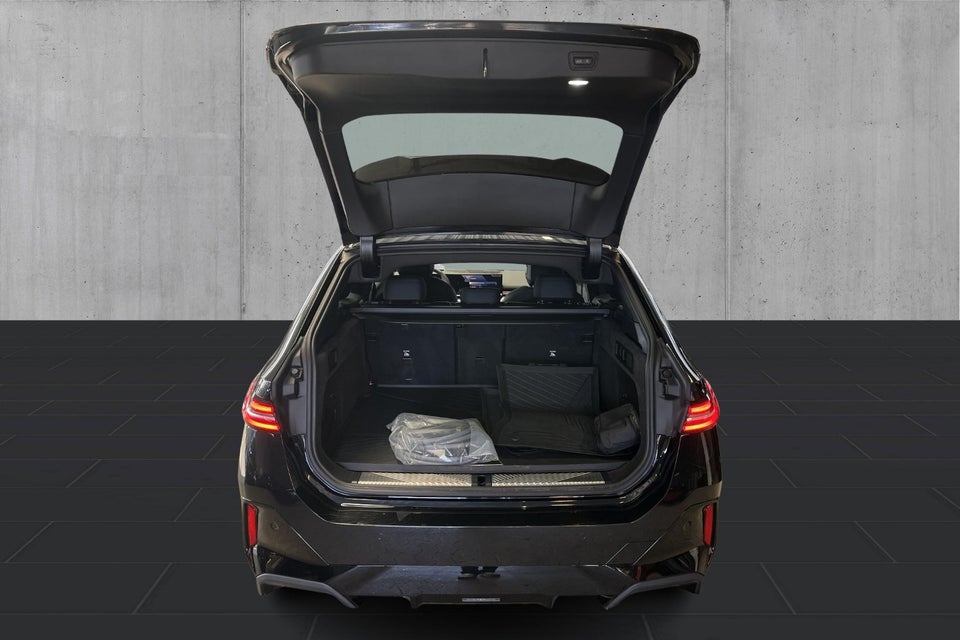 BMW i5 eDrive40 Touring Fully Charged 5d