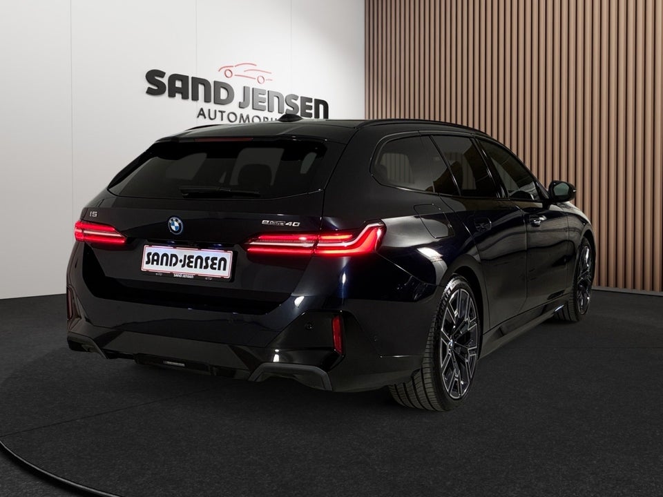 BMW i5 eDrive40 Touring Fully Charged M-Sport 5d