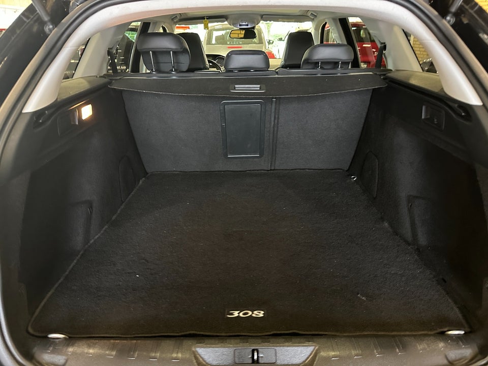 Peugeot 308 1,2 e-THP 130 Allure SW EAT6 5d