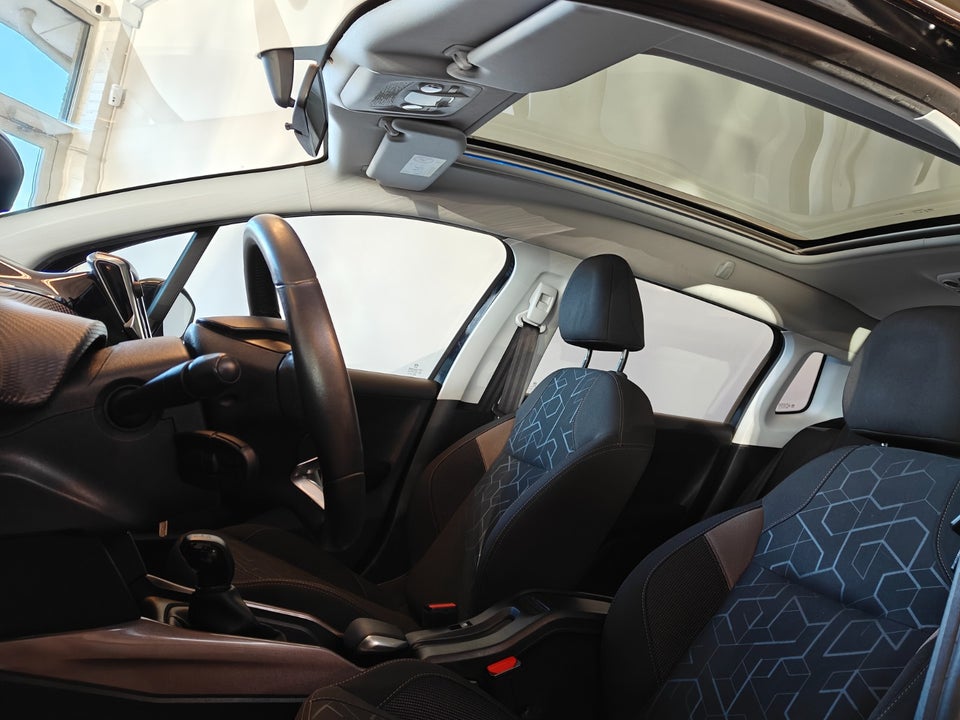 Peugeot 2008 1,2 VTi 82 Active Sky 5d