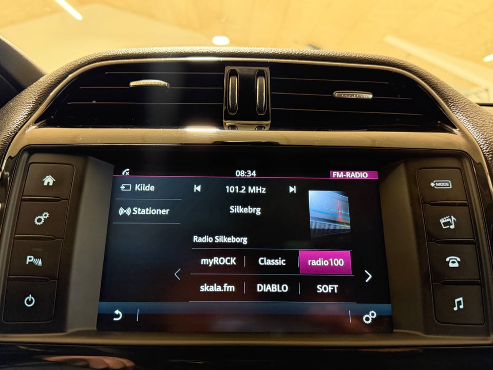 Jaguar F-Pace 2,0 D180 Pure aut. 5d