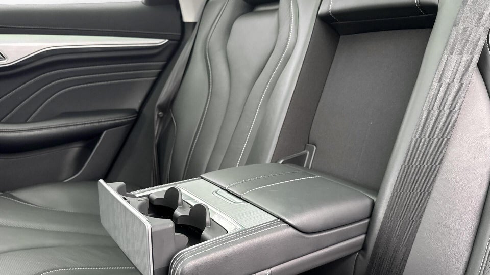 MG Marvel R Luxury 5d