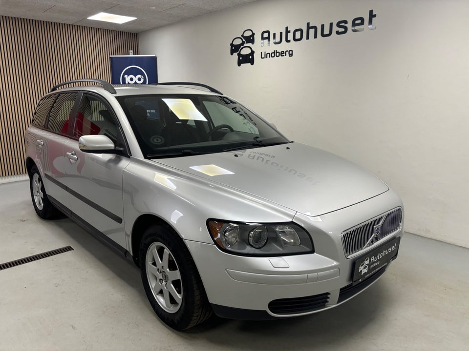 Volvo V50 1,6 Momentum 5d