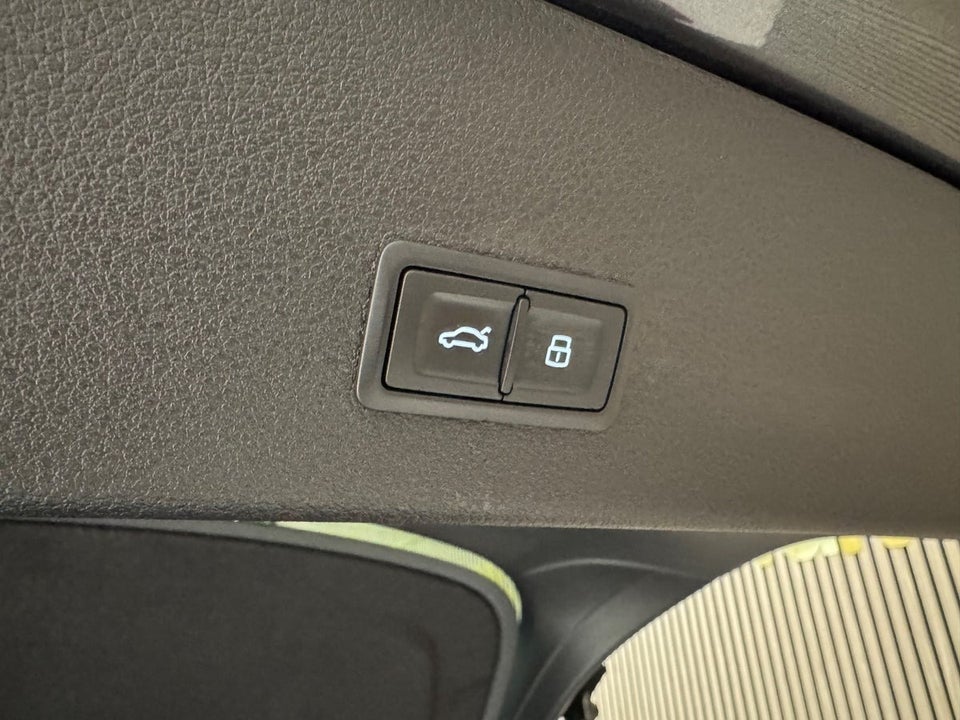 Audi e-tron 55 S-line Sportback quattro 5d