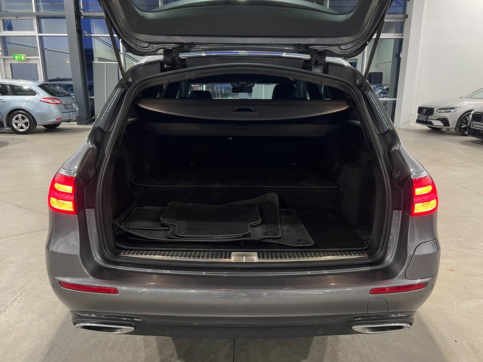 Mercedes E300 de 2,0 Advantage stc. aut. 5d