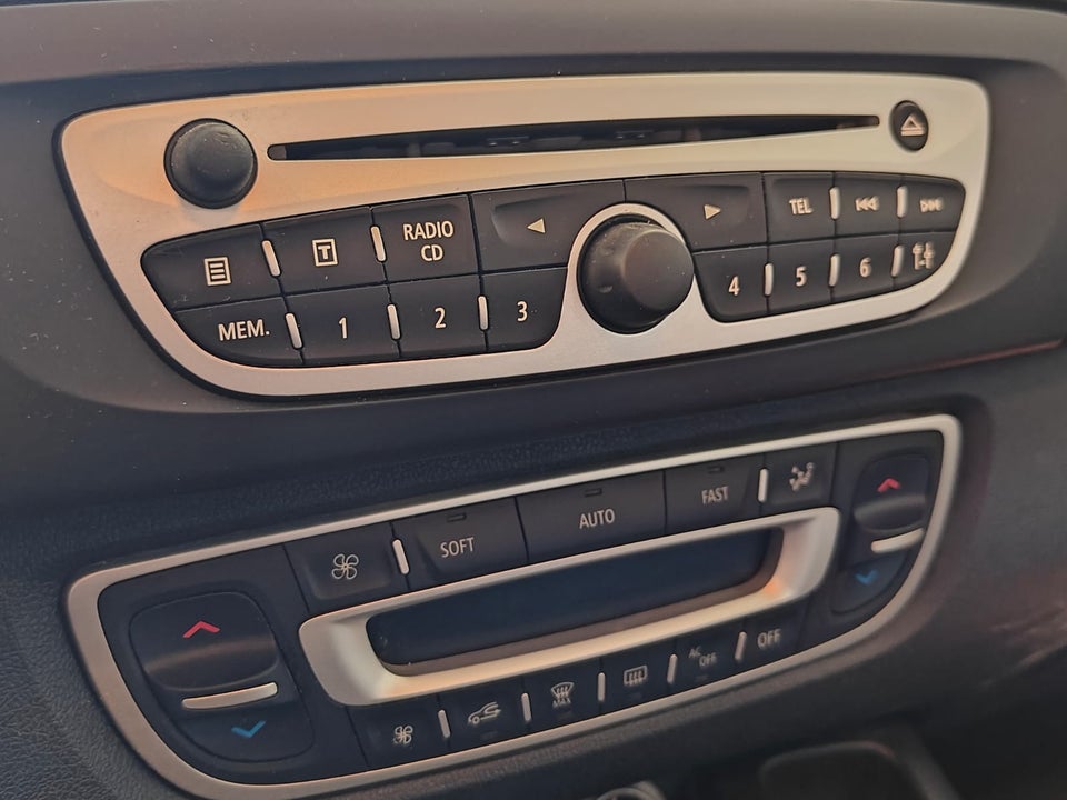 Renault Grand Scenic III 1,6 dCi 130 Expression 7prs 5d