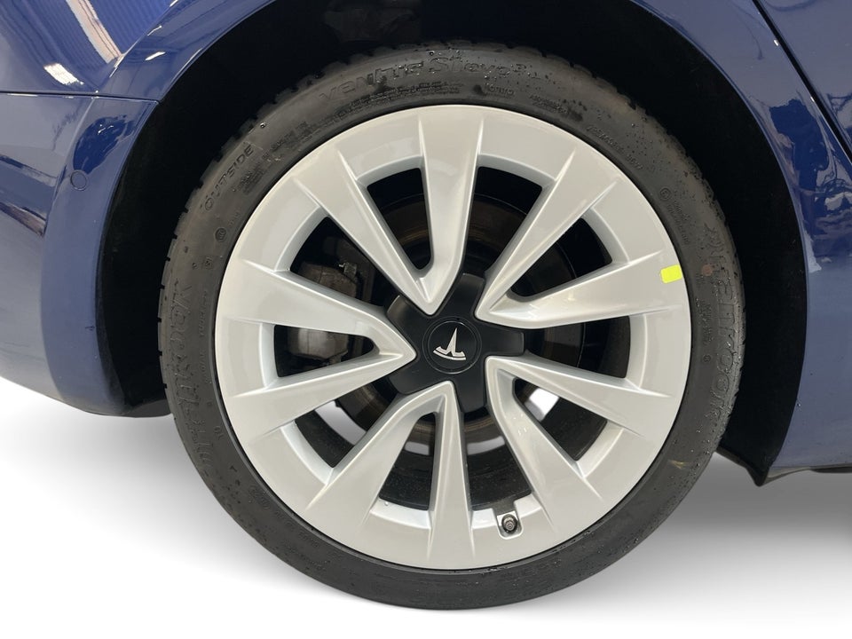 Tesla Model 3 Standard Range+ RWD 4d