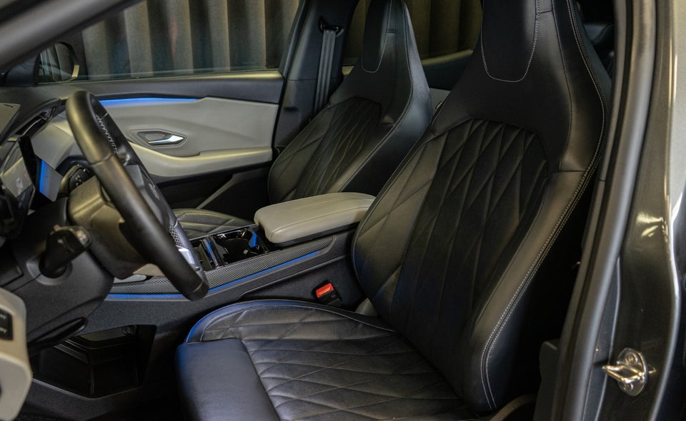 Ford Explorer 77 Premium Extended Range 5d