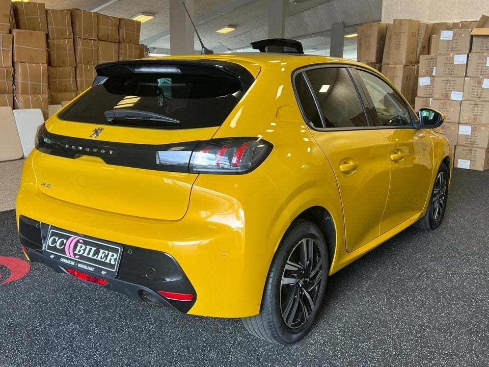 Peugeot 208 1,2 PureTech 100 Allure Sky 5d