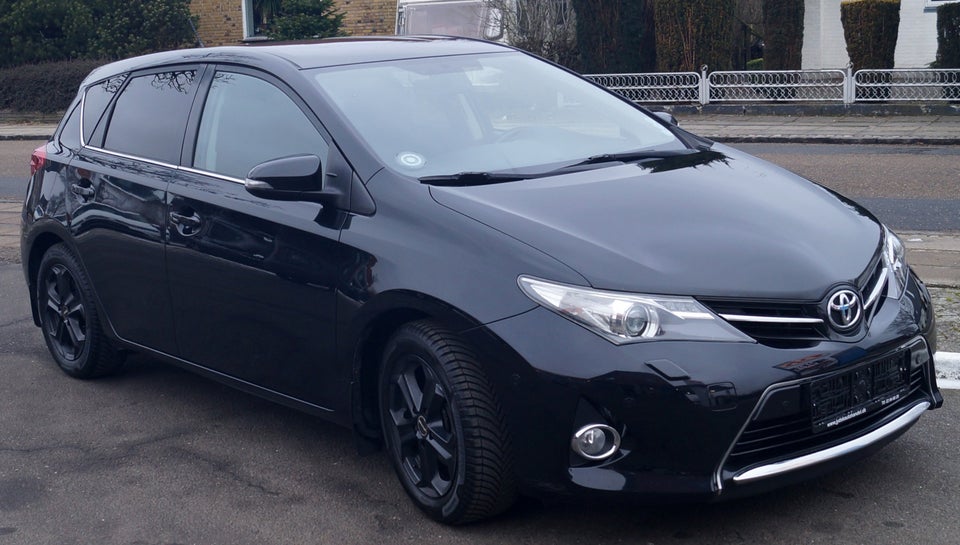 Toyota Auris 1,4 D-4D T2 Premium 5d