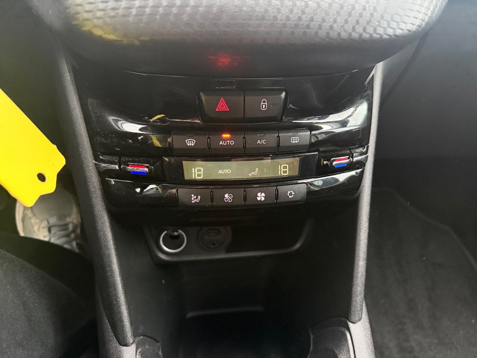 Peugeot 208 1,2 VTi 82 Allure 5d