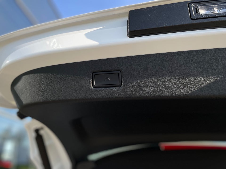 Ford Explorer 82 Premium Extended Range 5d