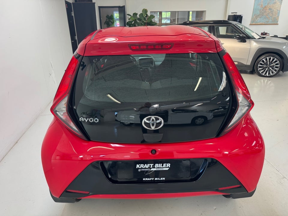 Toyota Aygo 1,0 VVT-i x-plore 5d