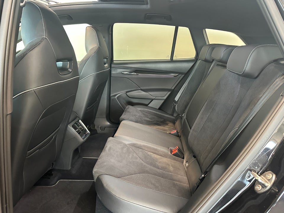 Skoda Enyaq 80x iV Sportline 5d